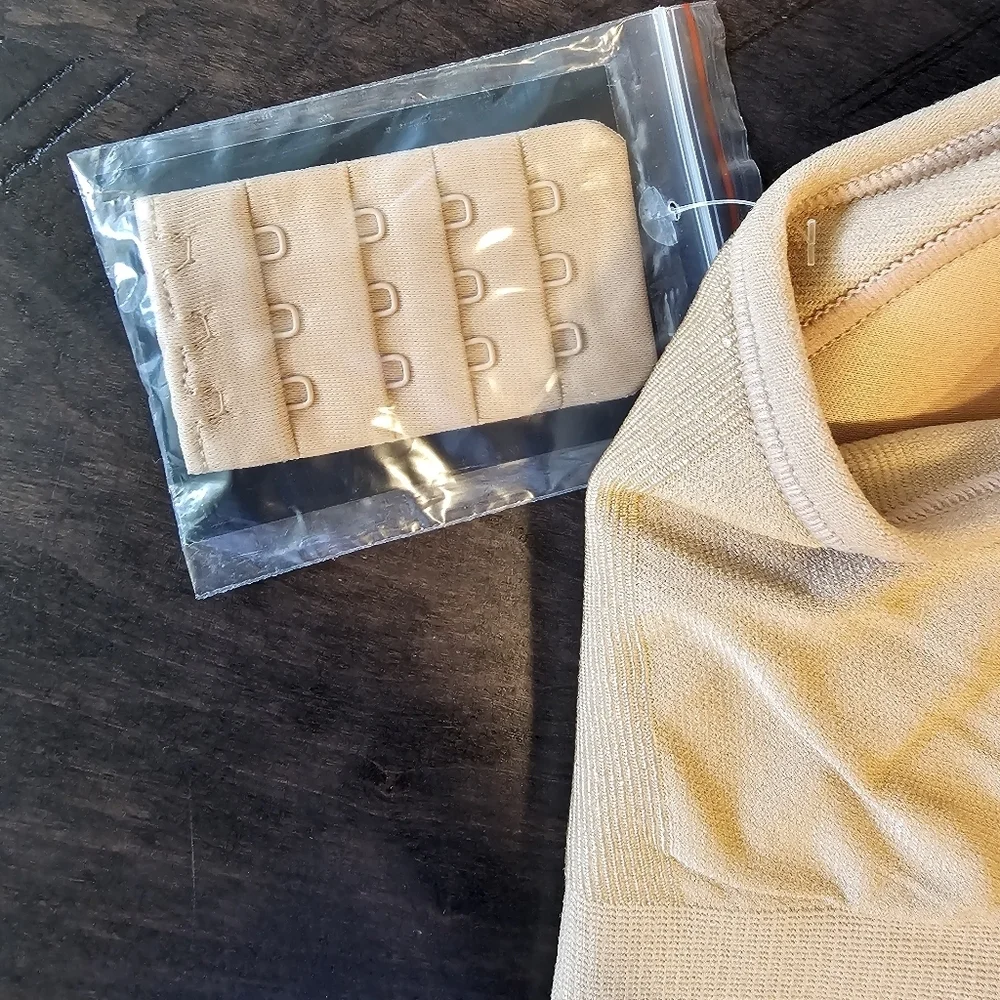 UNDEROUTFIT The Comfort Shaping Bra w Extender, Non-Adjustable Straps, Tan Color